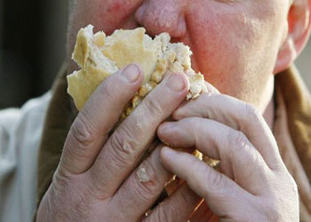 Bütün hastalıkların kaynağı üstüste yemektir