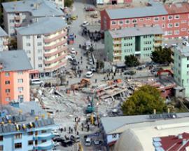 Gezici TIR eczanesi Erciş'te