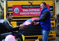 Engelli baloncudan depremzedelere battaniye