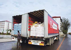 Bakü'den 40 TIR yardım geliyor