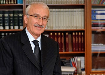 Binaları yıkan, dini ahlakın çökmüş olması