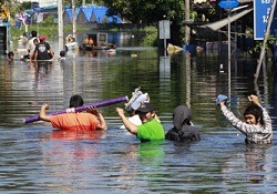 Tayland'da seller, 2 milyon kişiyi olumsuz etkiliyor