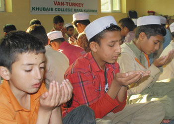 Keşmir’den Van’a dua köprüsü
