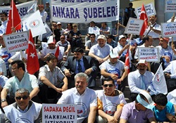 Tiryaki sevindi, memur üzülecek!