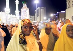 Kıtlık ve açlık çeken Afrika'dan az hacı var