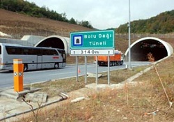 Bolu tünelinden 100 bin 843 araç geçti
