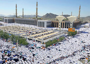 Hacılar Mescid-i Nebevi için adeta yarışıyor