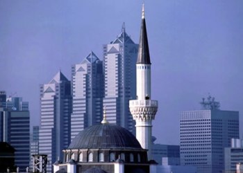 Japonya'da Üç dilde hutbe okundu