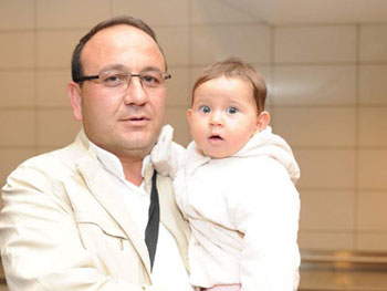 Ana kucağında o da hacı oldu