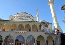 Van'da Hasarlı Camilere Girilemiyor