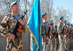 Kazakistan sınırdaki asker sayısını artırdı