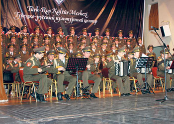 Kızılordu'dan Van'lılara Ceddin Deden marşı