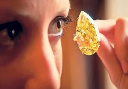 Dünyanın en büyük sarı elmasına 11 milyon dolar