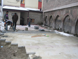 Erzurum'un kaldırımları kar tutmayacak!