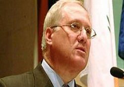 Rum memur maaşları 2 yıl donduruluyor