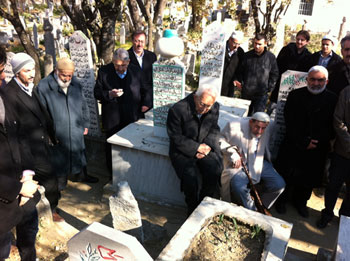 Bediüzzaman'ın talebeleri kabir ziyaretinde
