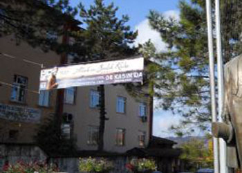 Atatürk'ün yanında Said Nursi afişi mi olur?