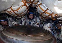 Soyuz uzay aracı Kazakistan'a indi