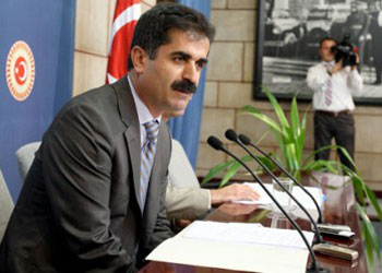 Atatürk yerine Said Nursi'yi mi istiyorlar?