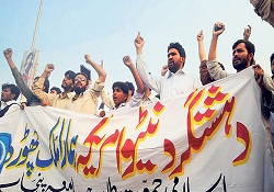 NATO 'yanlışlıkla' Pakistan'ı vurdu, başsağlığı diledi!