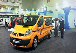 İstanbul'un ilk elektrikli dolmuşu