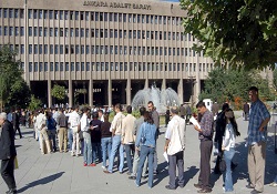 Kamuda, bürokrasiyi artıran 69 belge artık istenmiyor