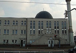 Fatih Camii ibadete açıldı