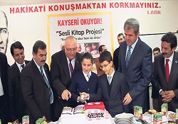 Okul servislerinde 'sesli kitap okuma' dönemi