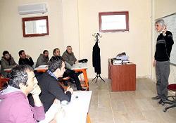 Öğrencilere Walkman İle Kürtçe Dersi