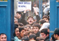 Tahran, yabancı öğrencilere kapıyı kapattı