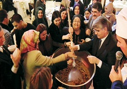 Farklı kültürler, aşure gecesinde bir araya geldi