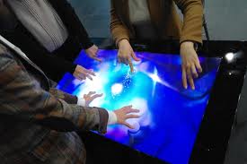 Samsung'da optik sensörlü panel