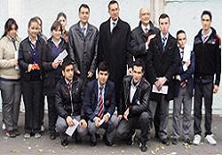 Öğretmenler burs buldu, okula ilgi ve başarı arttı