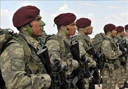 Suriye sınırına bordo bereli takviyesi