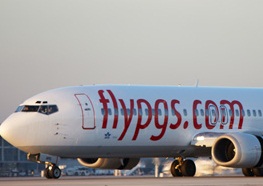 Pegasus uçağına yıldırım çarptı