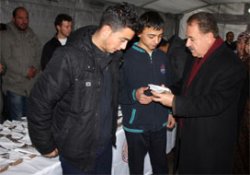 7 bin kişiye dualar eşliğinde aşure