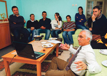 Ev toplantılarıyla yuvaya kavuştular