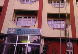 5 katlı Van Öğretmenevi yıkıldı