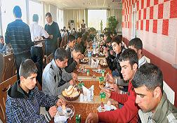 Vanlı Depremzedelere Çorba ve Yemek