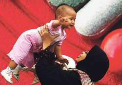 Stresle baş etmenin yolu anneden geçiyor