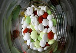 Somali'ye 40 ton ilaç yardımı yaptık