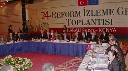 Biz de bütün Afrika'ya, sizin sömürgeciliğinizi anlatırız