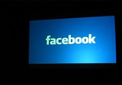 Facebook telefon üretecek!