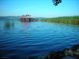 Sapanca Gölü taştı