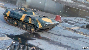 Suriye'de tanklar Türkmen mahallesine girdi