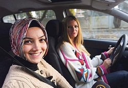 Başörtüsü olayı kaç BMW satışını iptal etti
