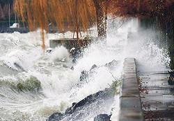 Hindistan'ı vuran kasırga: Ölü sayısı 42'ye yükseldi