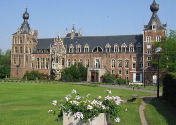 Katolik üniversitesi İslam bayramında da tatil