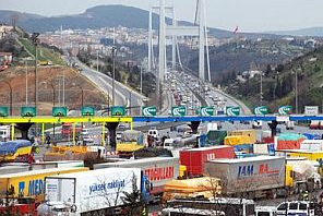 Köprü ve otoyollar para bastı!