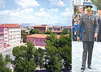 'Bana hocam değil, komutanım deyin!'